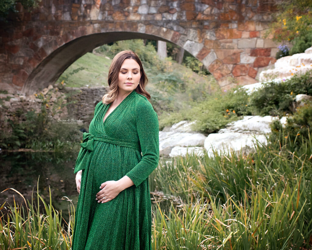 Maternity session at Turtle Creek Park.